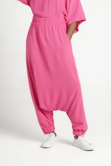 Amanda Laird Cherry Mohlesi Pants