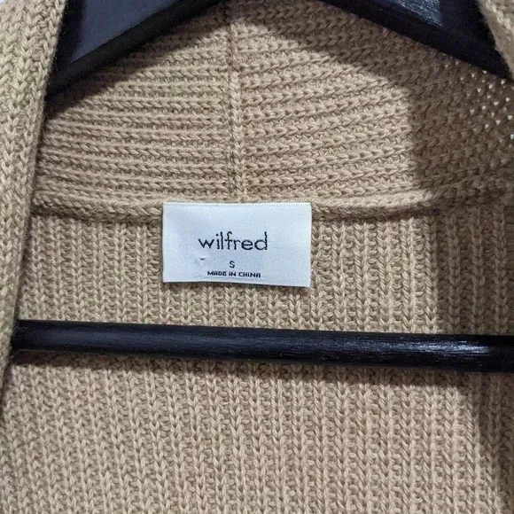 Aritzia Wilfred | Olivie long, merino-wool cardigan vest in Camel