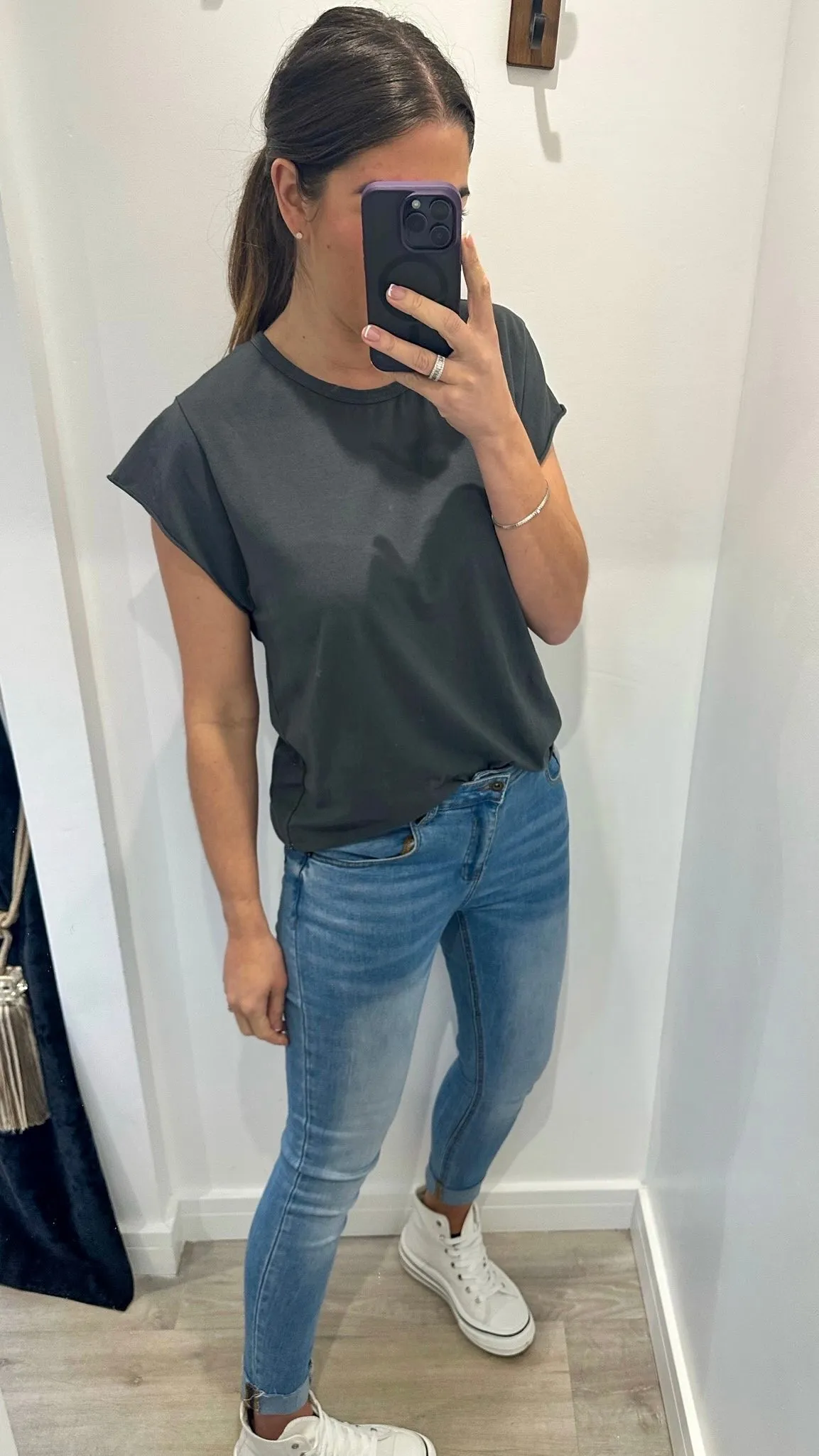 CHARCOAL CAP SLEEVE TEE
