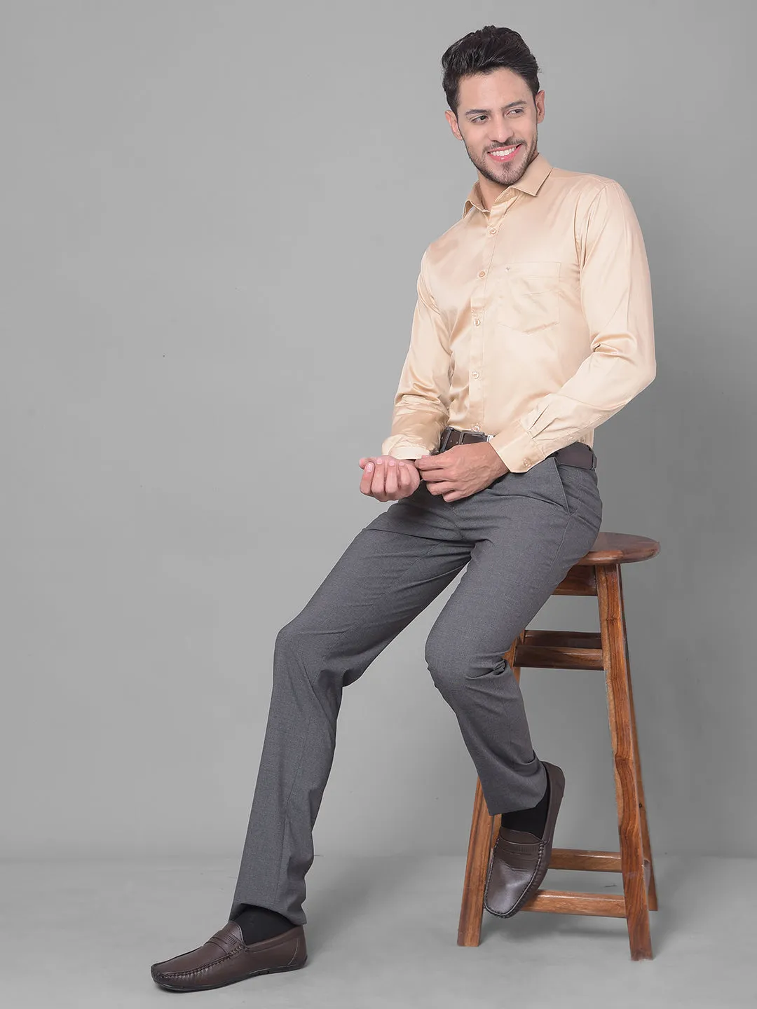 Cobb Beige Solid Slim Fit Formal Shirt