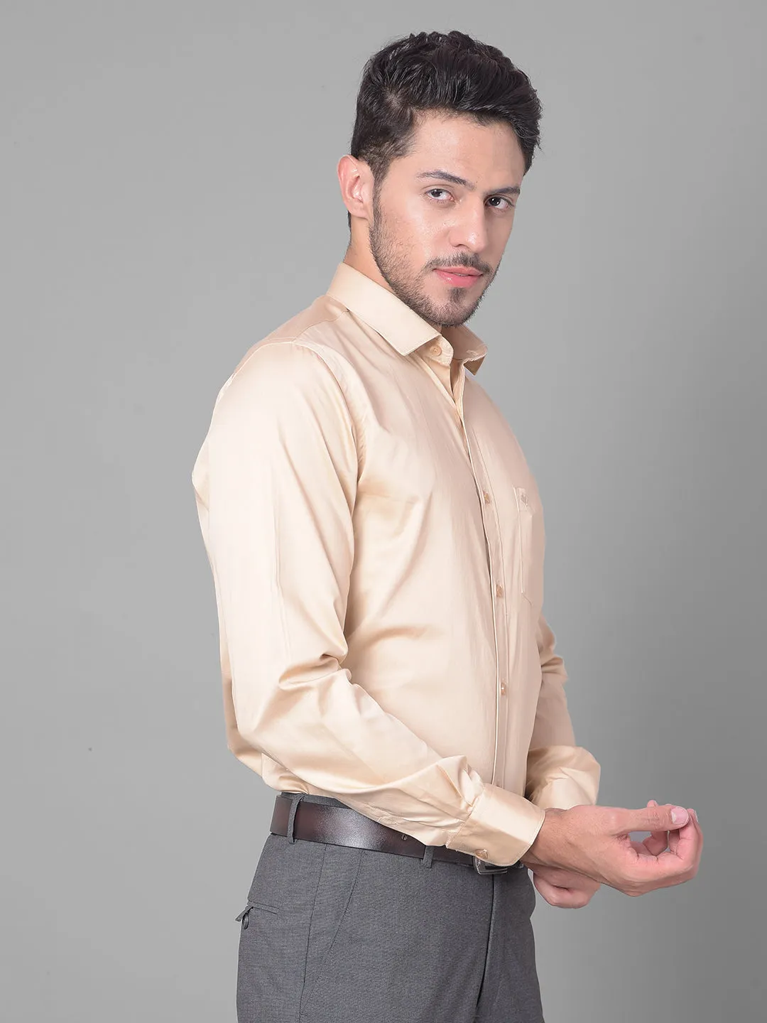 Cobb Beige Solid Slim Fit Formal Shirt