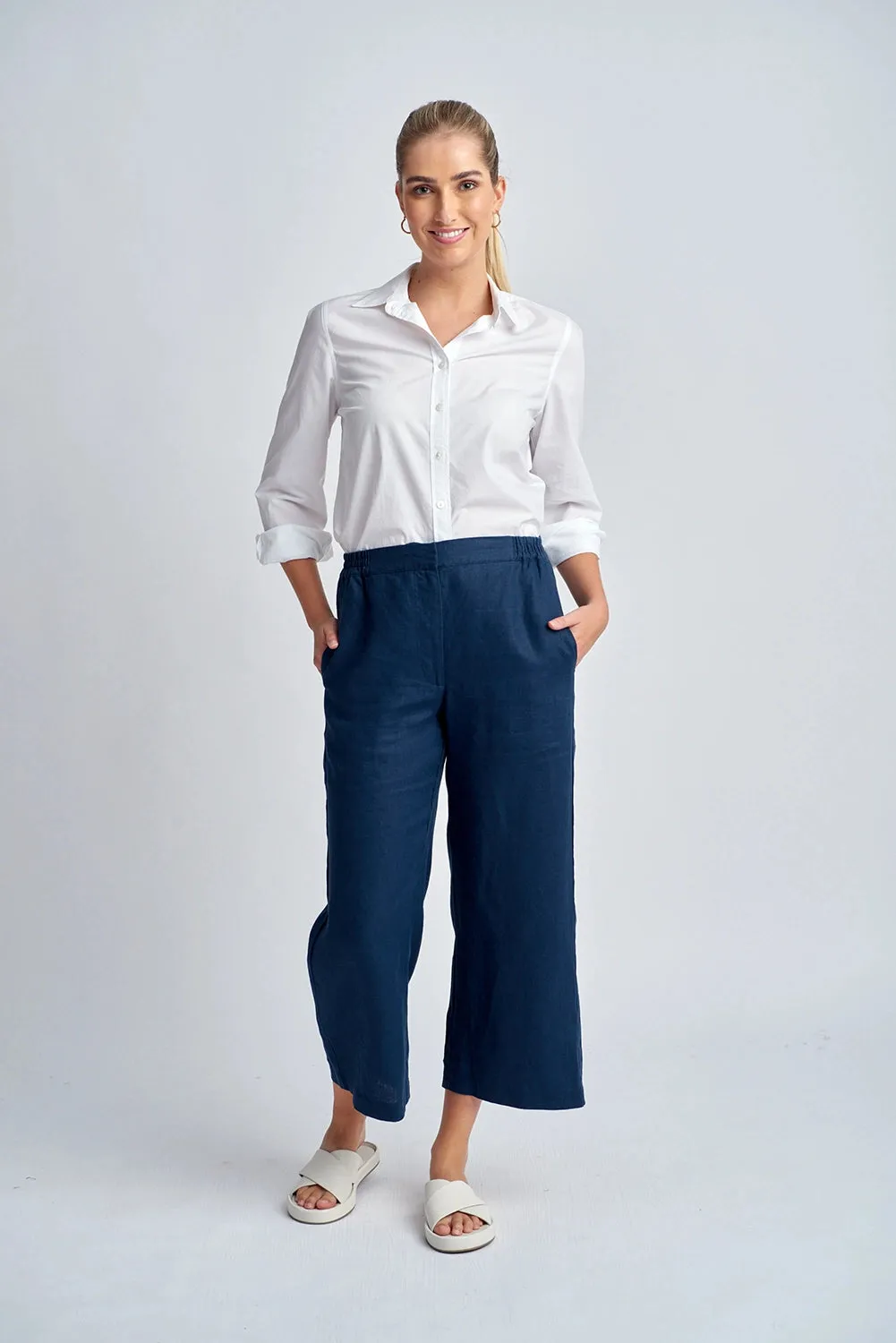 Goondiwindi Cotton Straight Leg Cropped Linen Pant Navy 5243