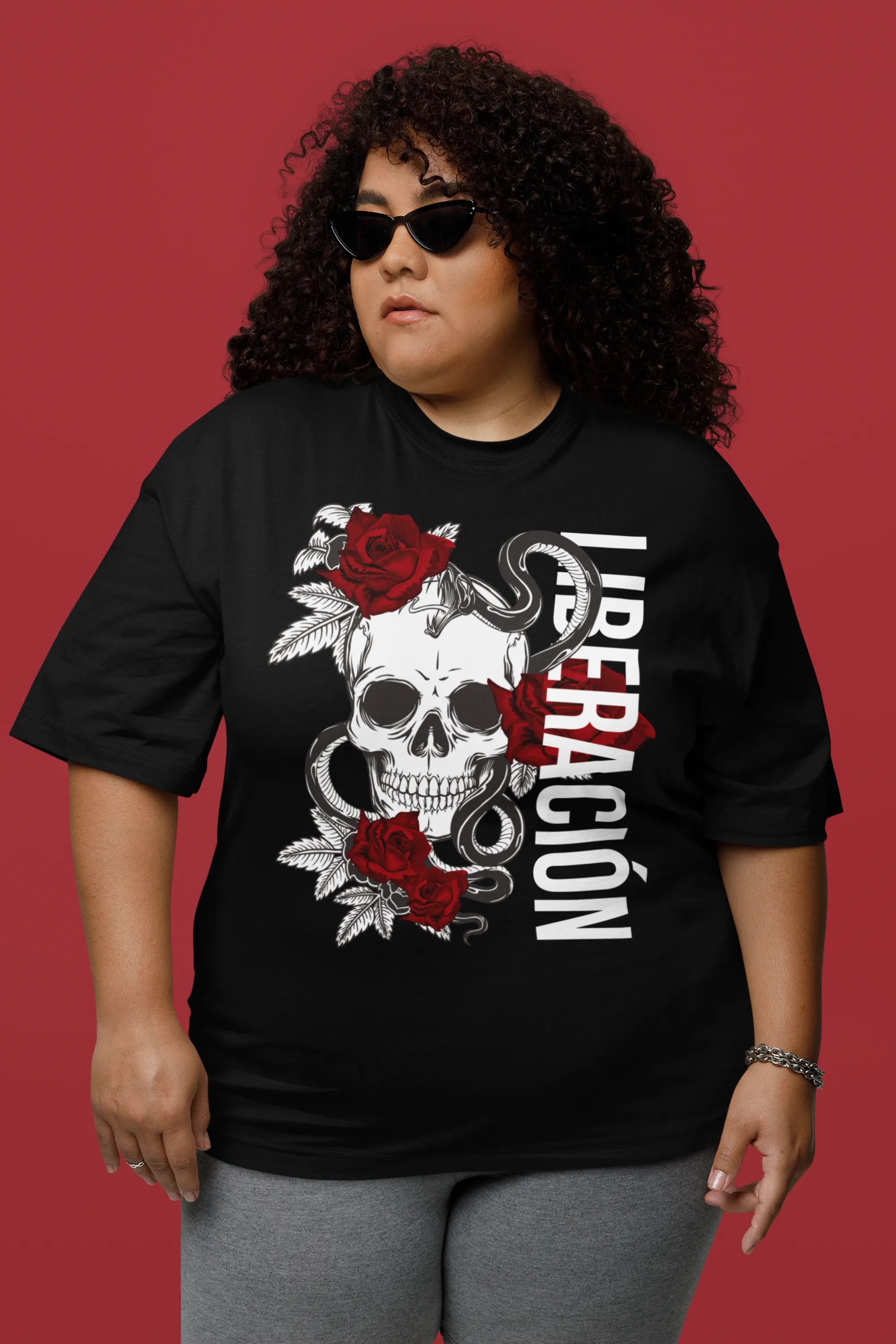 Liberación Skull & Roses Graphic Tee Tattoo Culture Streetwear Spanish Pride Oversize Deep Drop Shoulder Tee - 190 GSM
