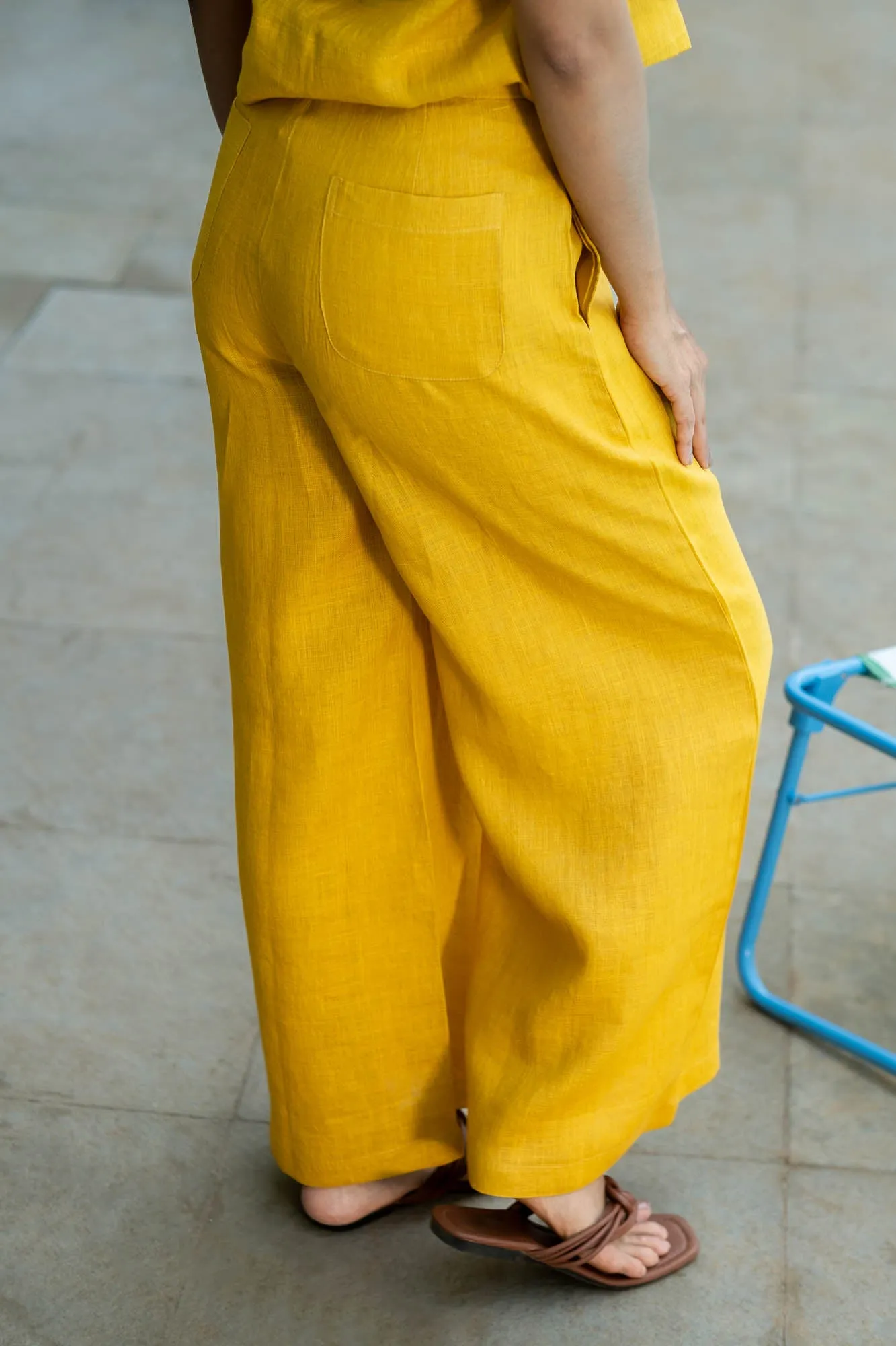 Linen Co-ord Set with Sleeveless Shirt and Wide Leg Pants