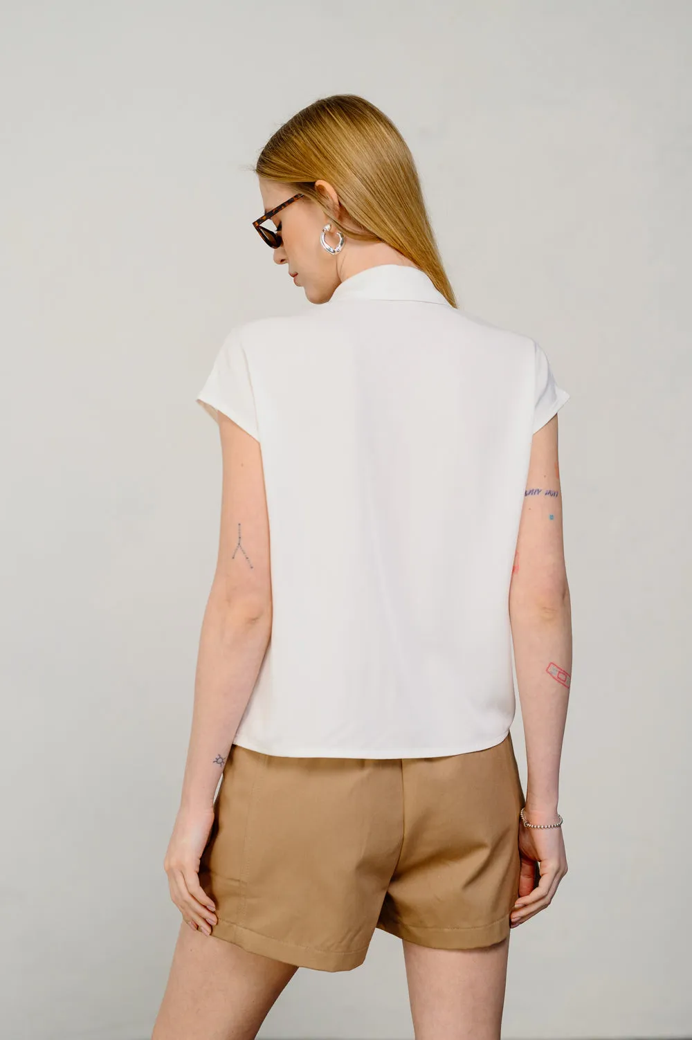 Loose milk shirt