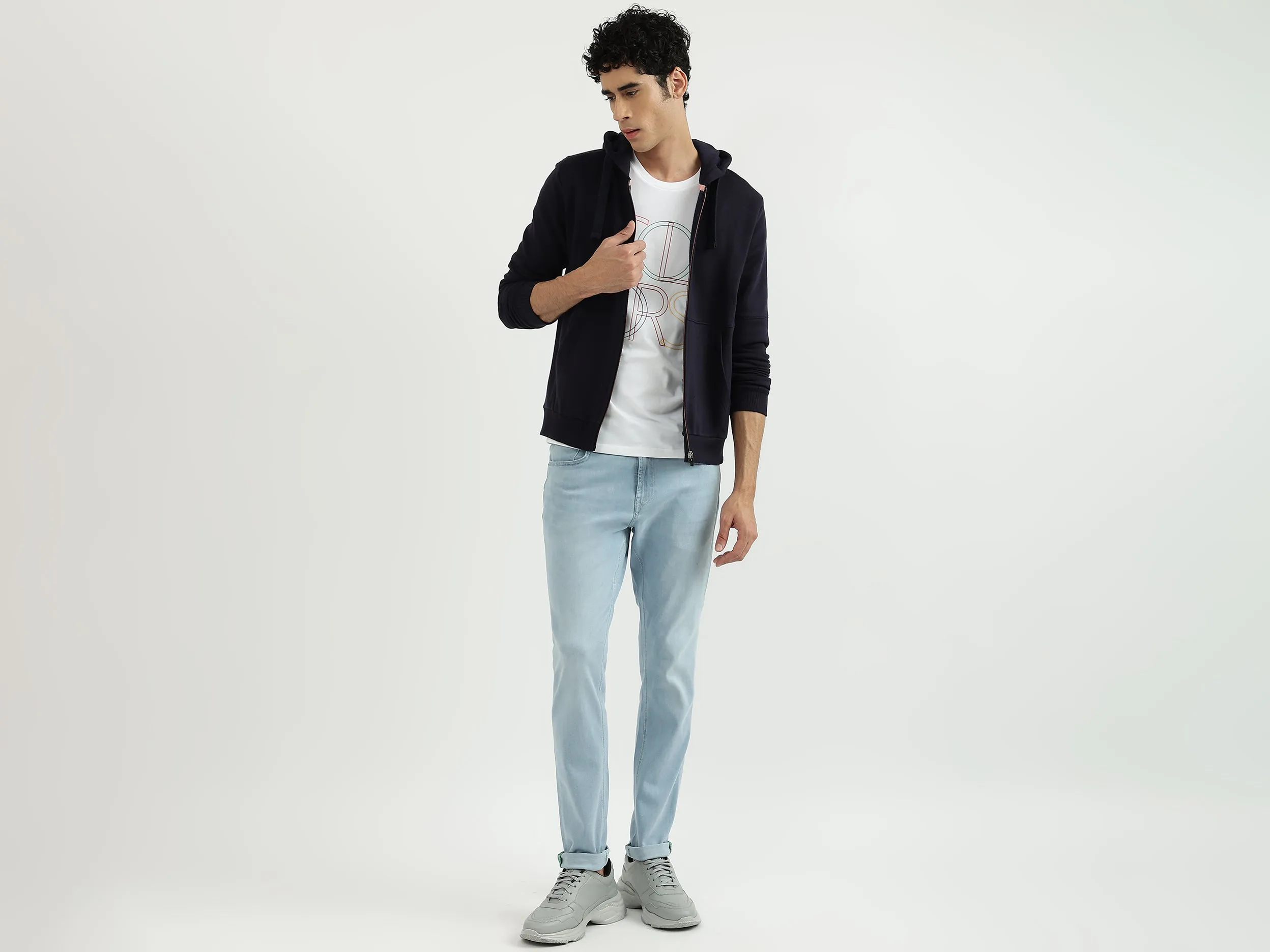 Men Solid Hooded Neck Sweatshirt