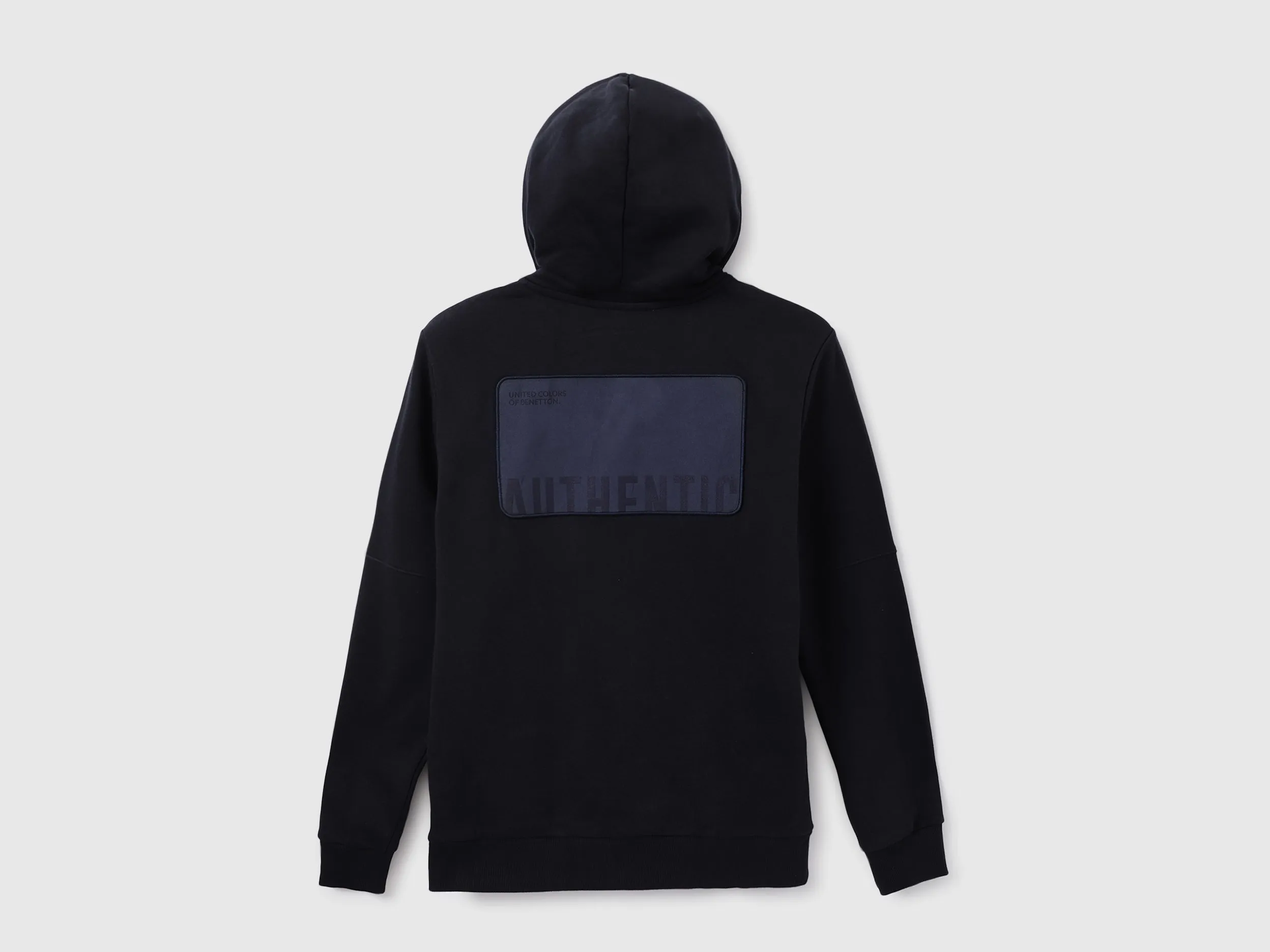 Men Solid Hooded Neck Sweatshirt
