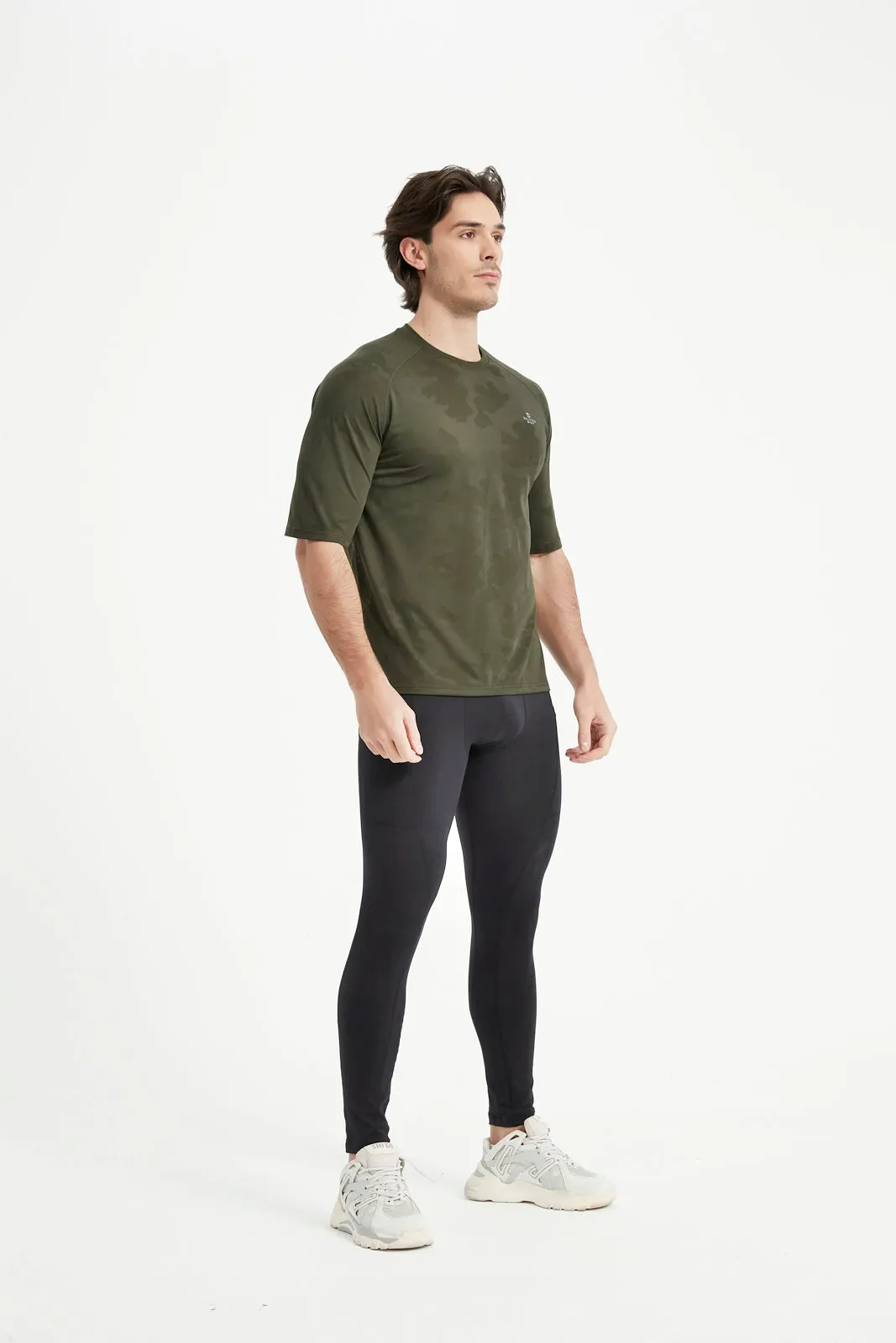 Men's Short Sleeved Crew Neck Raglan Sleeved Tee