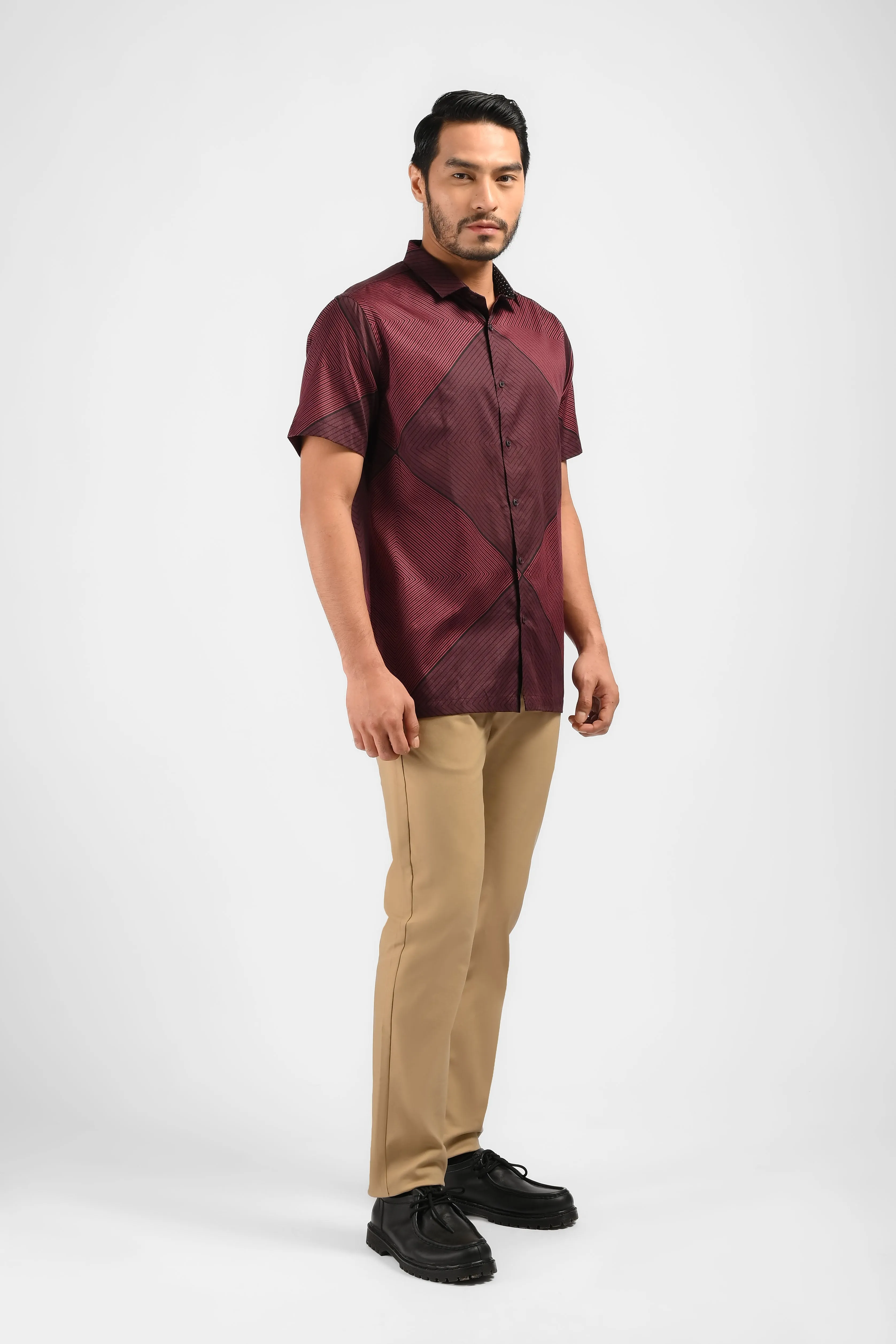 MOC Kemeja Lengan Pendek Pria DOBREV-MAROON