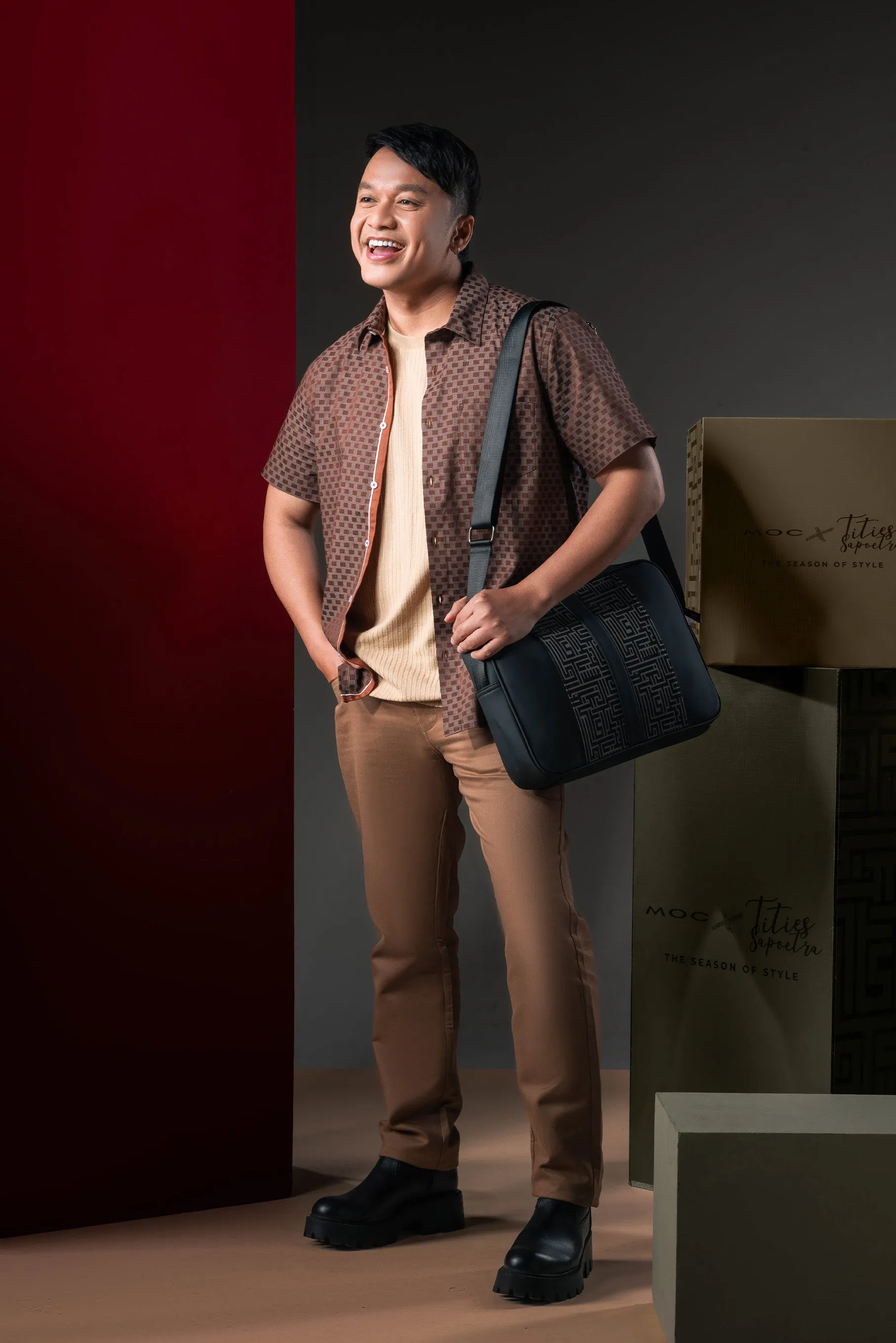 MOC x Tities Sapoetra - Kemeja Motif Lengan Pendek Ron - Light Brown