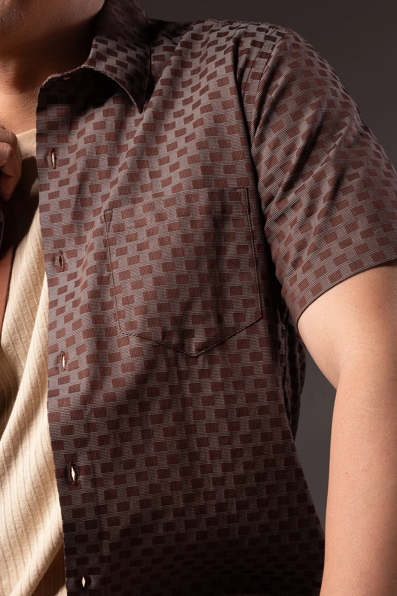MOC x Tities Sapoetra - Kemeja Motif Lengan Pendek Ron - Light Brown