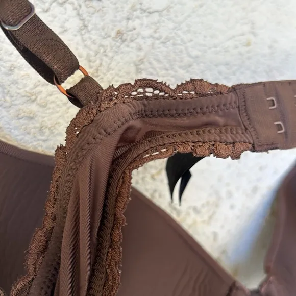 Natori underneath t-shirt bra Size 34C