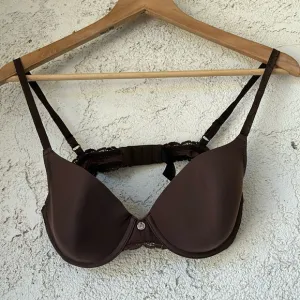 Natori underneath t-shirt bra Size 34C