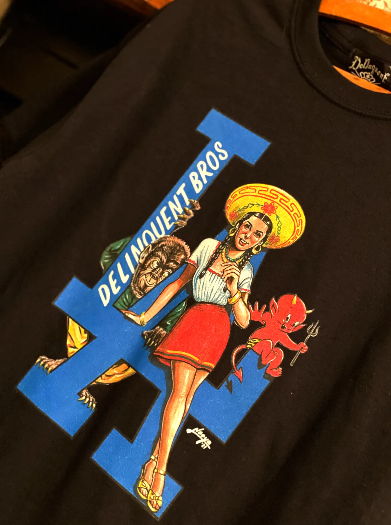 Queen of LA Tee in Black