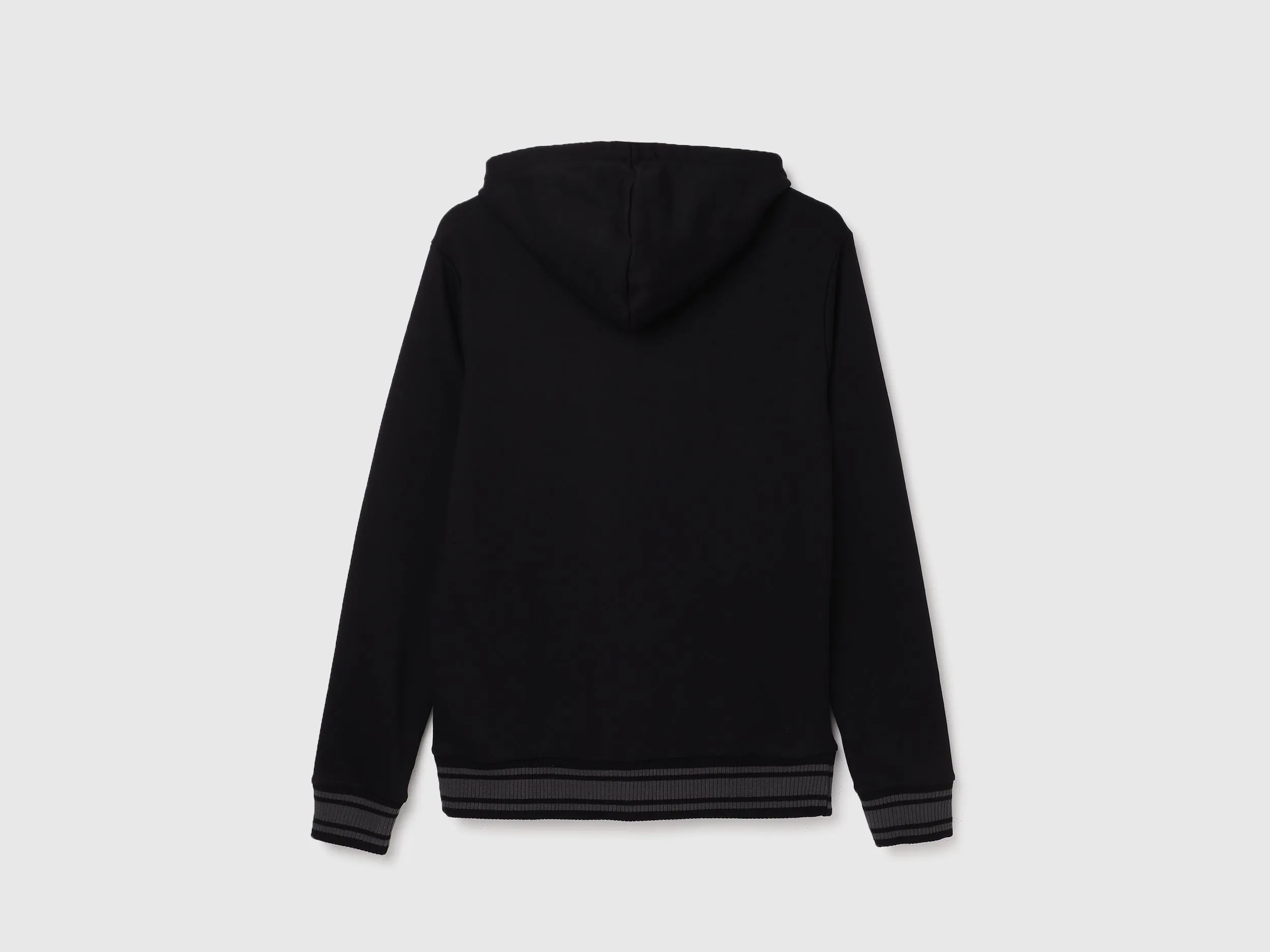 Regular Fit Hooded Neck Solid Pattern Sweatshirt