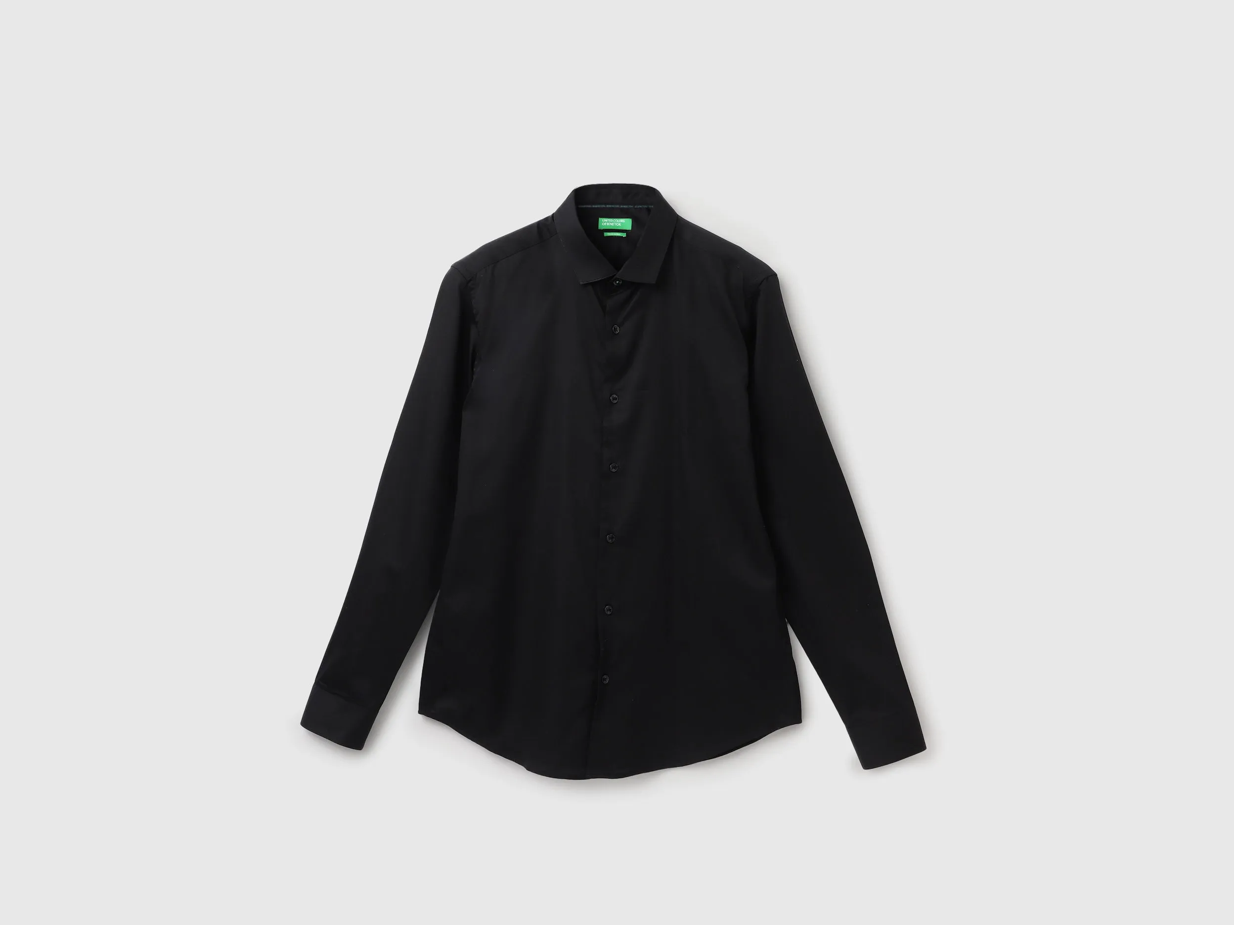 Regular Fit Spread Collar Solid Shirt