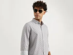 Regular Semi-Cutaway Geometric Print Shirt