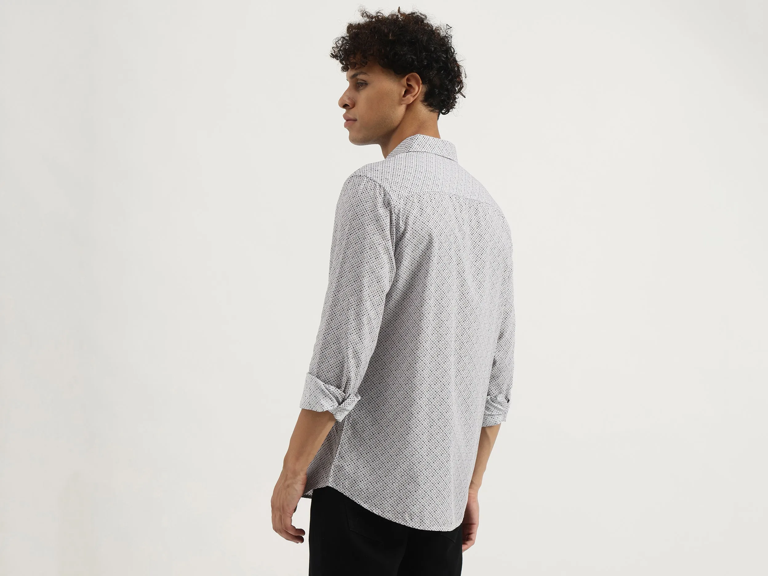 Regular Semi-Cutaway Geometric Print Shirt