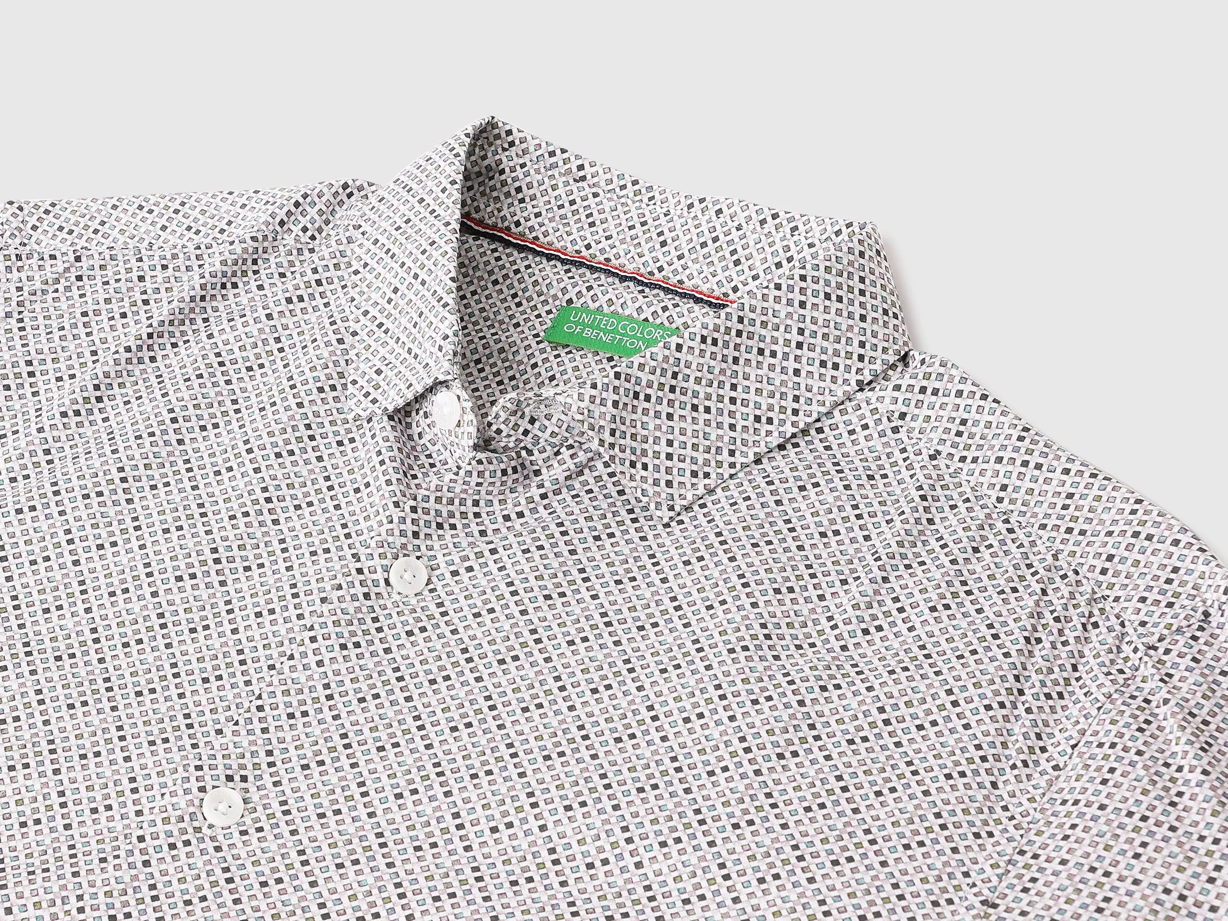 Regular Semi-Cutaway Geometric Print Shirt