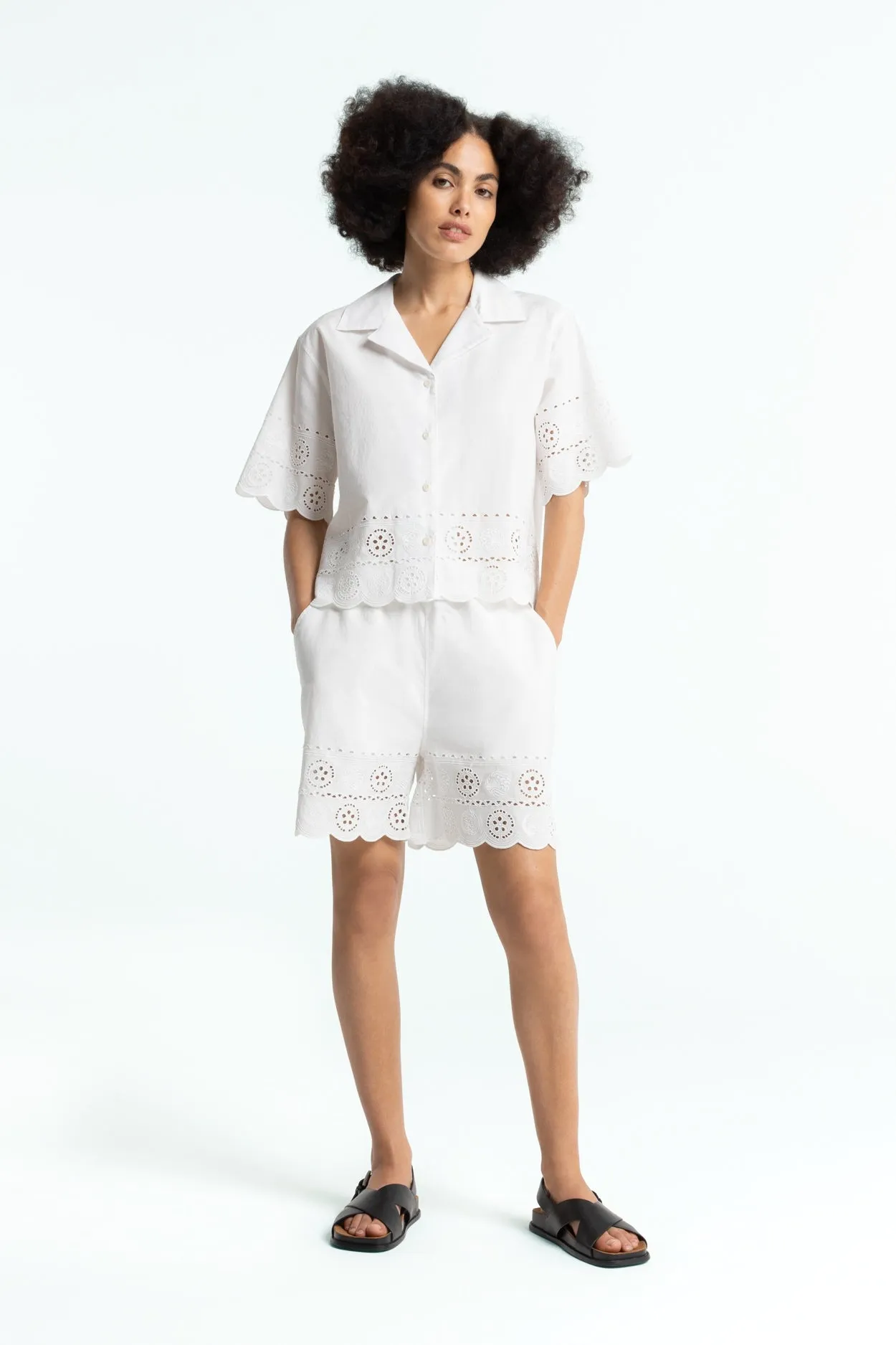 RYANNA | WHITE JAPAN CREST