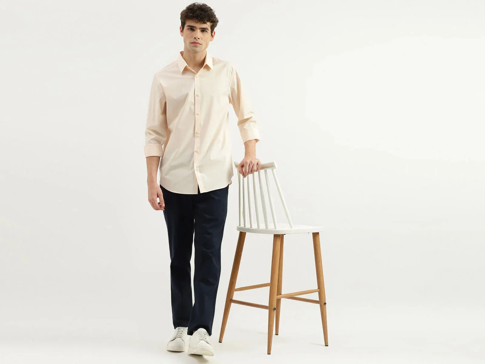 SLIM FIT SPREAD COLLAR SOLID SHIRT