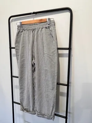 Unknown Brand - Striped Pants Sized 12