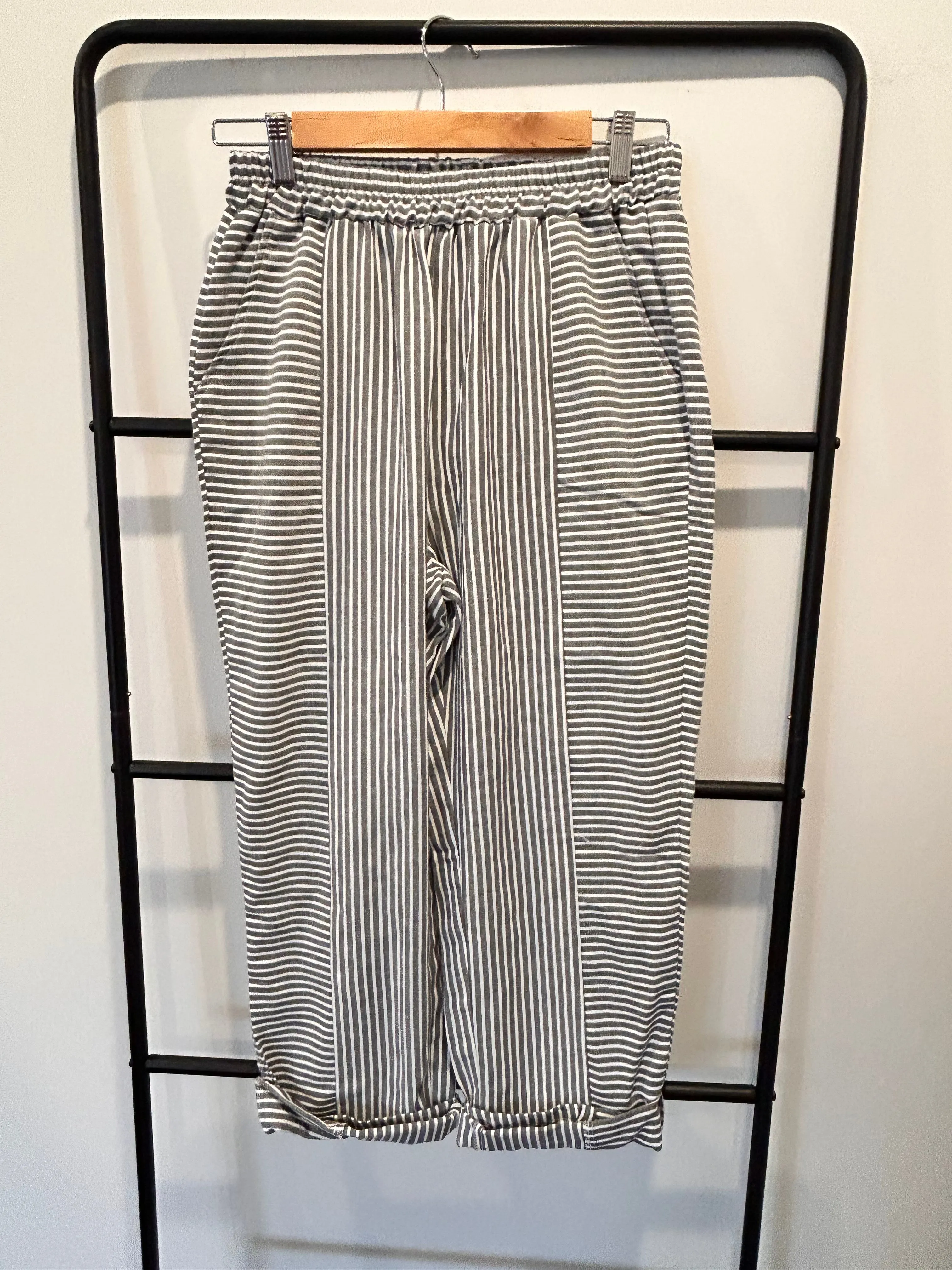 Unknown Brand - Striped Pants Sized 12