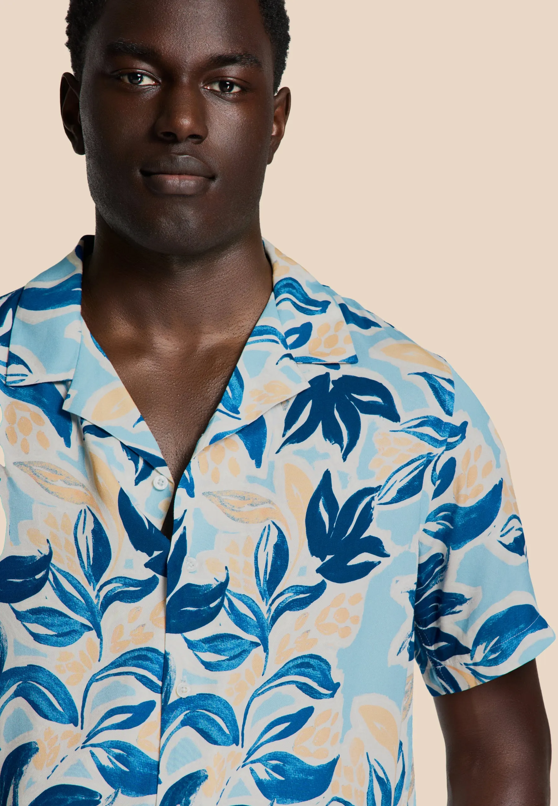 VIC short sleeve shirt floral leafs | blue sky
