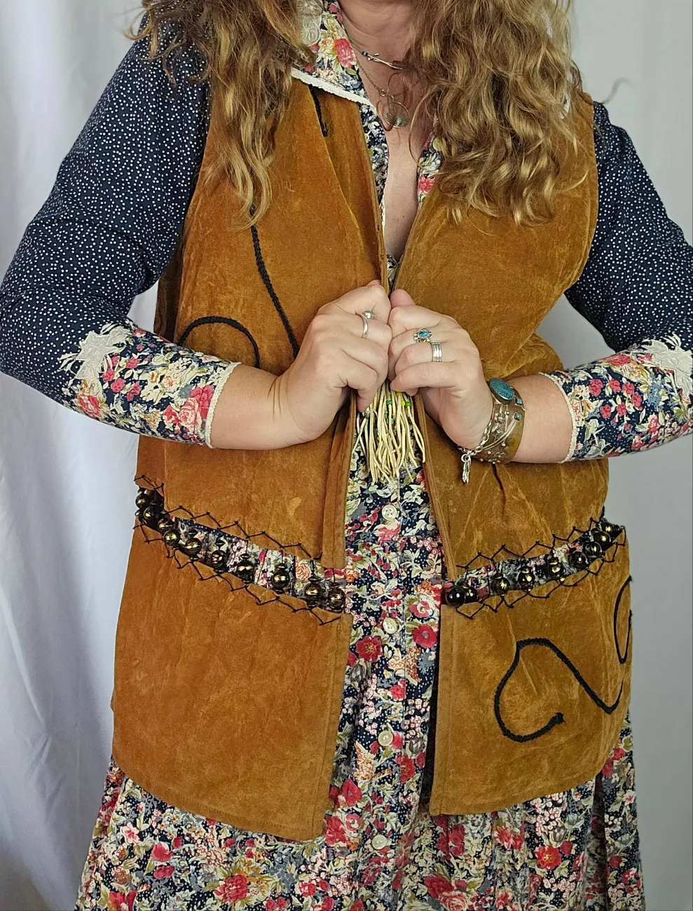Vintage 1970s Velvet Vest with Beaded Trim – Boho Festival Style